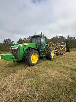 2012 John Deere 8260R Equipment Image0