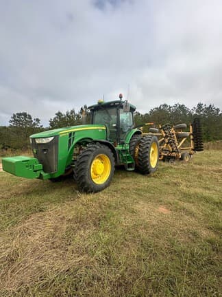 Main image John Deere 8260R