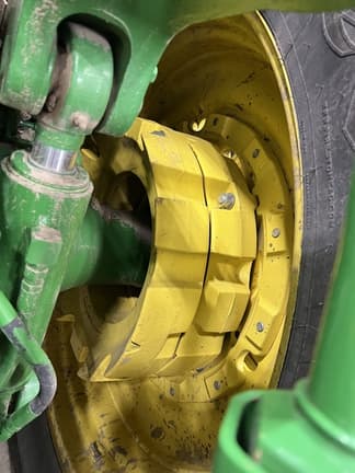 Image of John Deere 8260R equipment image 3