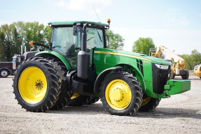 Image of John Deere 8285R equipment image 2