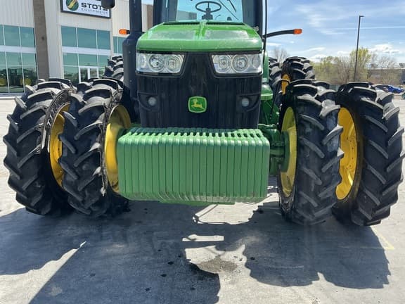 Image of John Deere 8285R equipment image 2