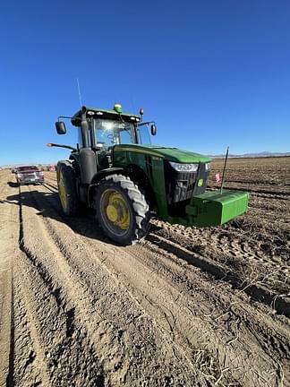 Image of John Deere 8285R equipment image 1