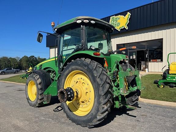 Image of John Deere 8285R equipment image 1