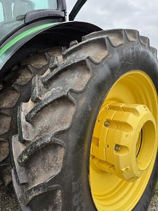 Image of John Deere 8285R equipment image 3