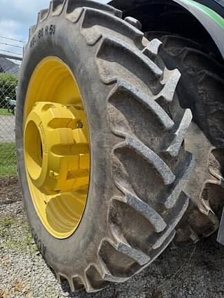Image of John Deere 8285R equipment image 2