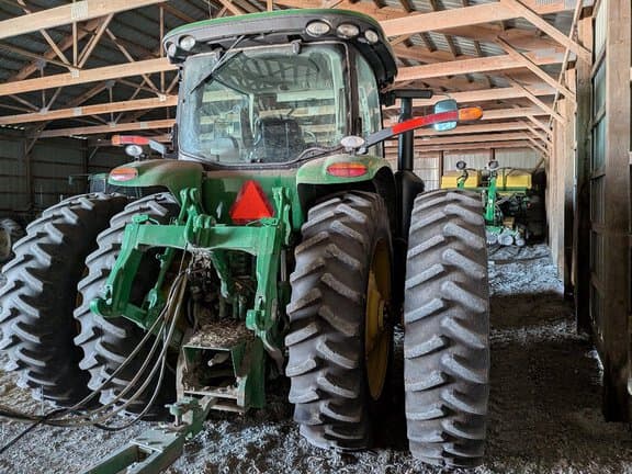 Image of John Deere 8285R equipment image 2