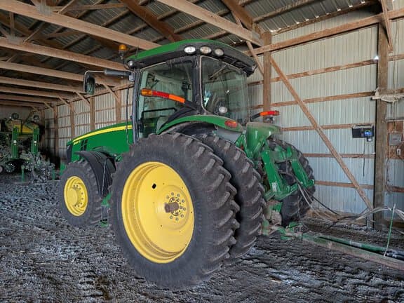Image of John Deere 8285R equipment image 3