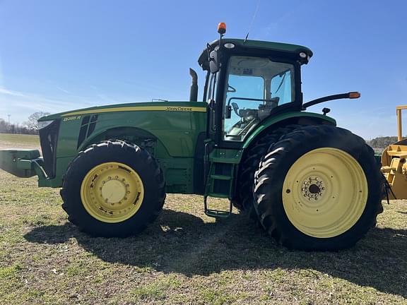 Image of John Deere 8285R equipment image 2