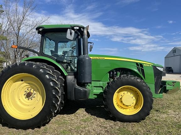 Image of John Deere 8285R equipment image 4