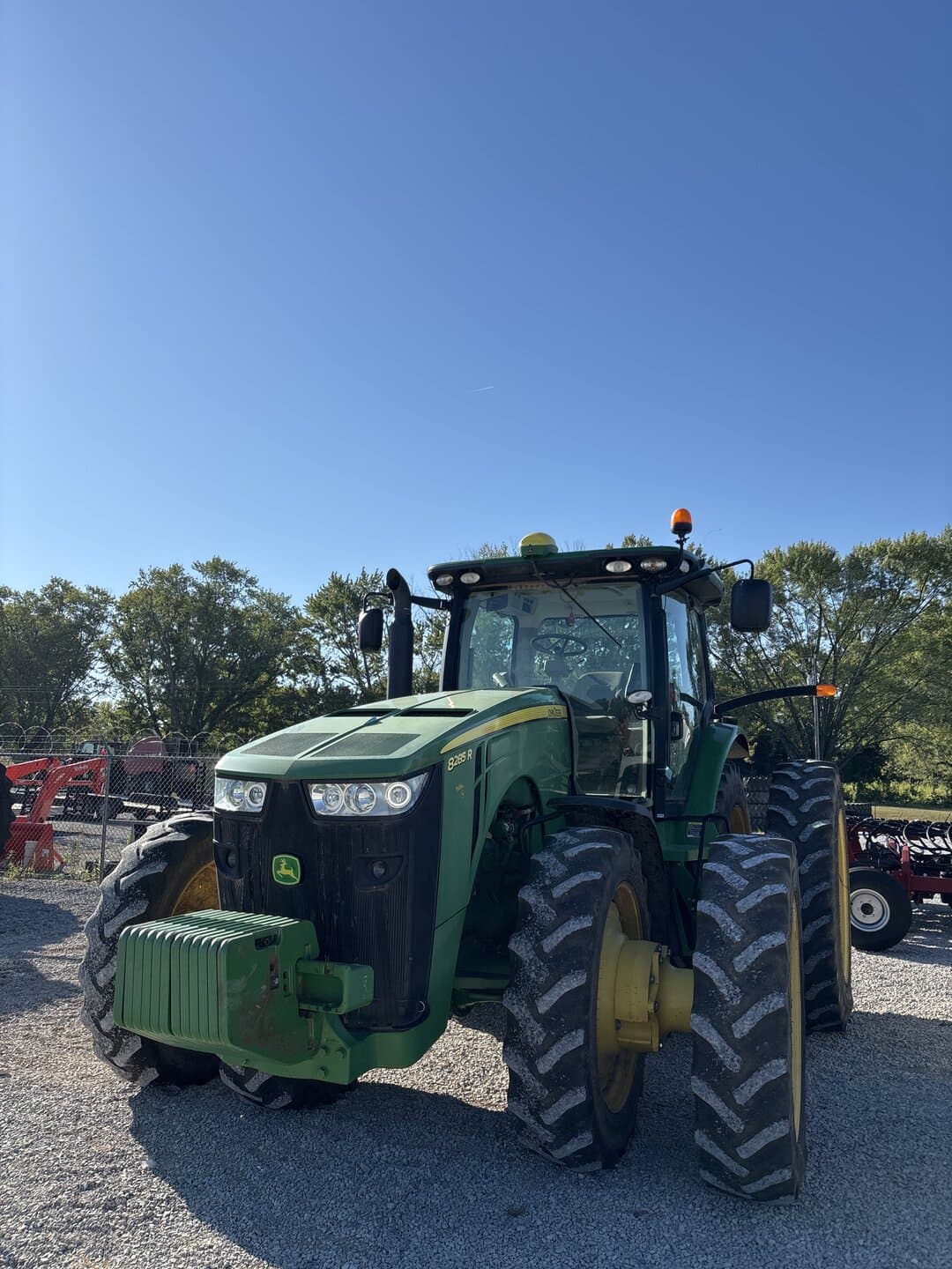 Image of John Deere 8285R Image 0