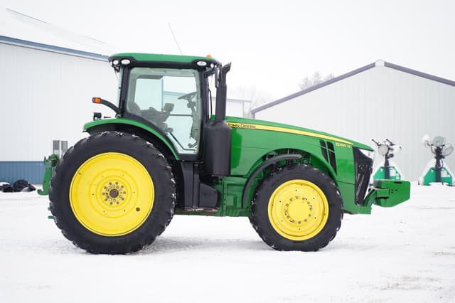 Image of John Deere 8285R equipment image 3