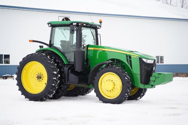 Image of John Deere 8285R equipment image 2