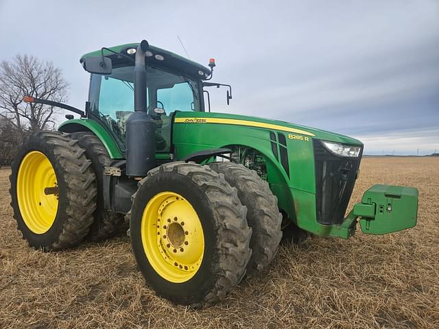 Image of John Deere 8285R equipment image 1