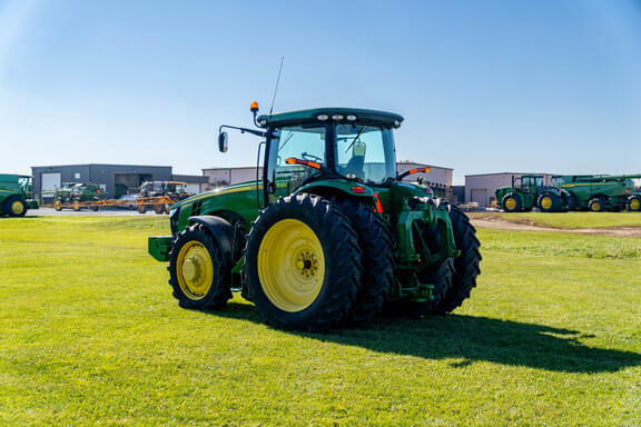 Image of John Deere 8285R equipment image 2