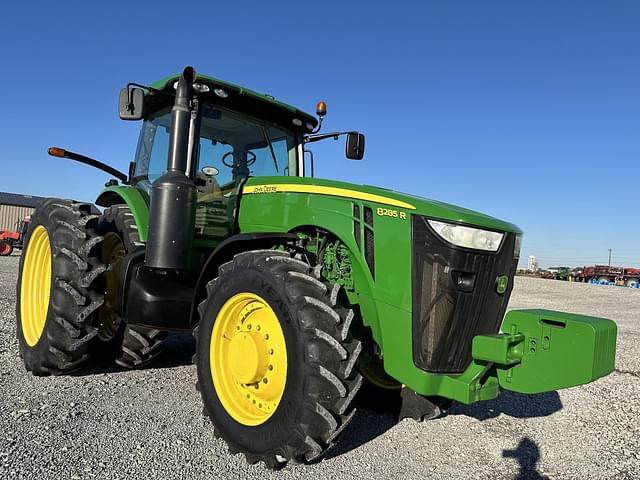 Image of John Deere 8285R equipment image 1