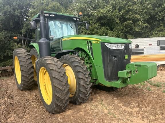 Image of John Deere 8285R equipment image 4