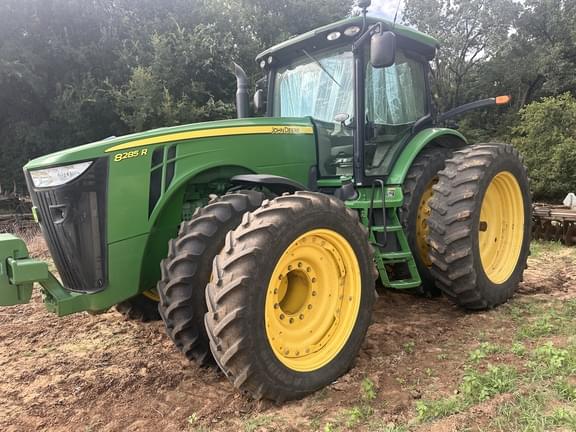 Image of John Deere 8285R equipment image 2