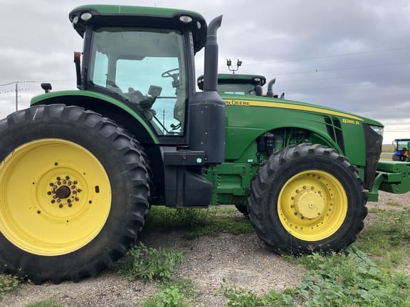 Main image John Deere 8285R