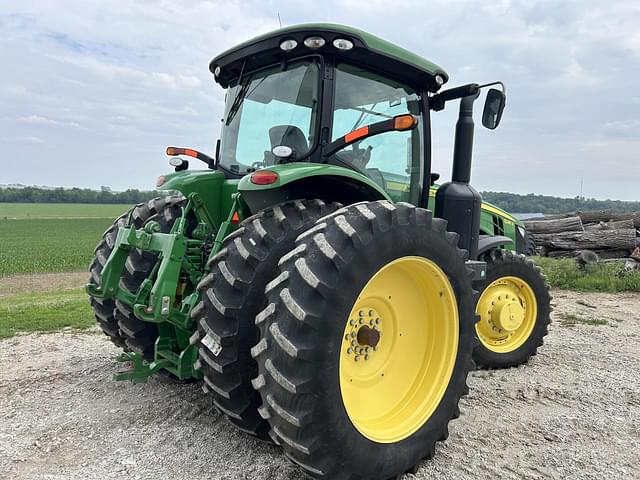 Image of John Deere 8285R equipment image 4