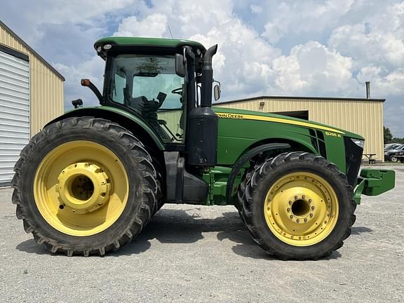 Image of John Deere 8285R equipment image 1