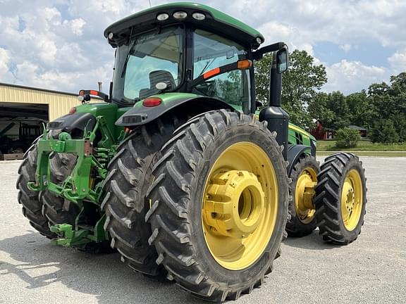 Image of John Deere 8285R equipment image 2