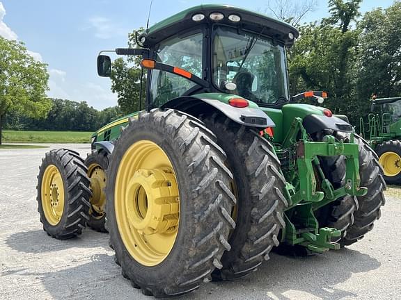 Image of John Deere 8285R equipment image 4