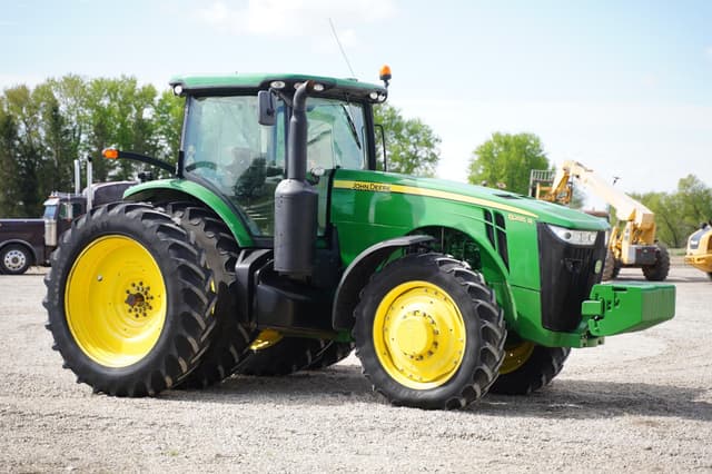 Image of John Deere 8285R equipment image 2