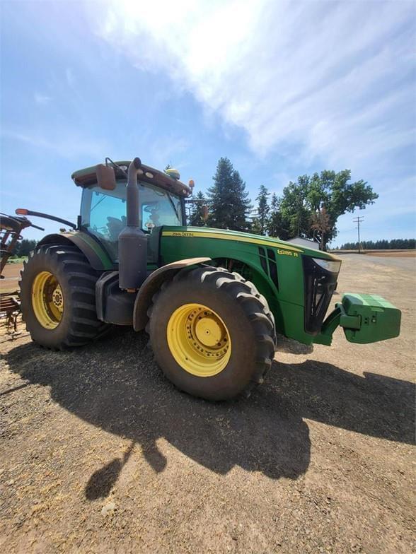 Image of John Deere 8285R equipment image 1