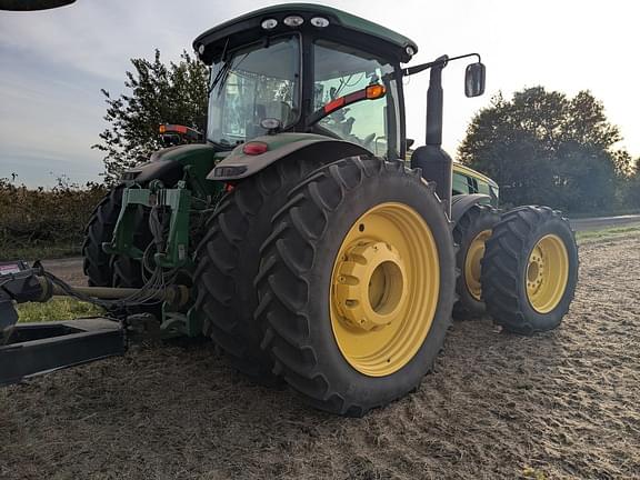 Image of John Deere 8285R equipment image 3