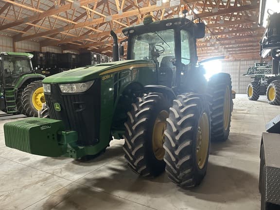 Image of John Deere 8285R equipment image 3