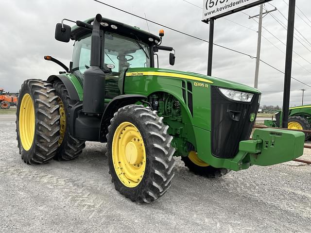 Image of John Deere 8285R equipment image 3