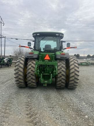 Image of John Deere 8285R equipment image 2