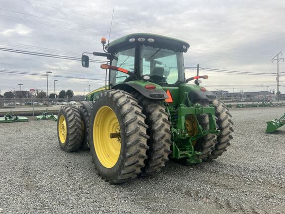 Image of John Deere 8285R equipment image 1