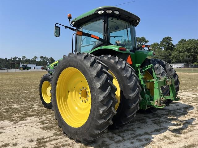 Image of John Deere 8285R equipment image 2