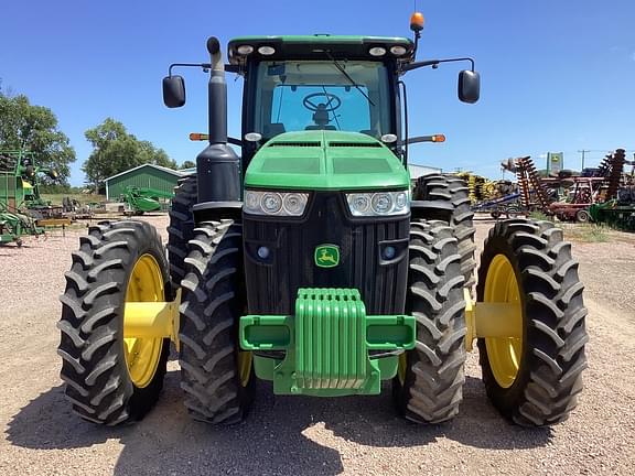 Image of John Deere 8285R equipment image 1