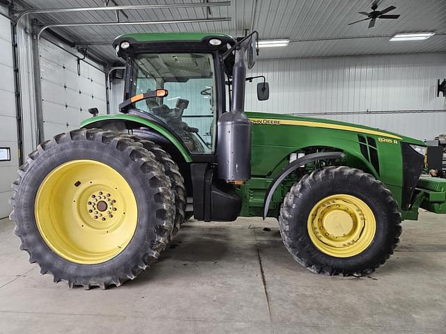 Image of John Deere 8285R equipment image 1