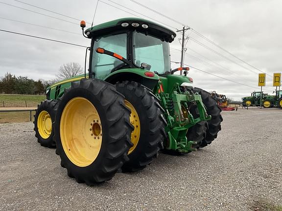 Image of John Deere 8285R equipment image 2