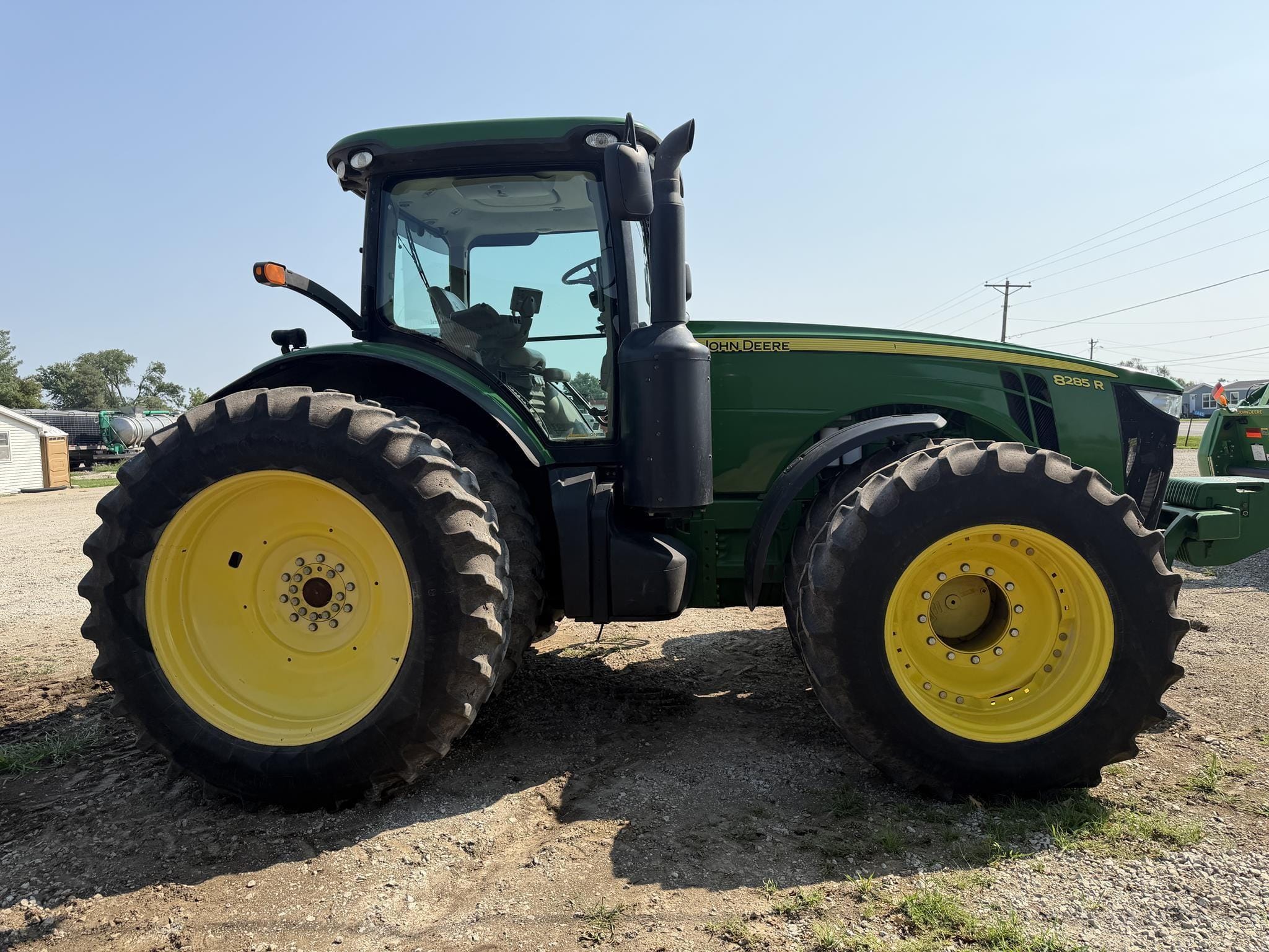 2012 John Deere 8285R Equipment Image0