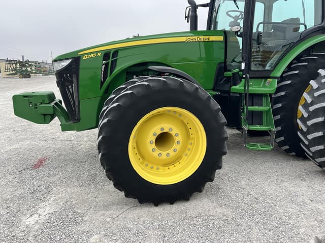 Image of John Deere 8285R equipment image 4