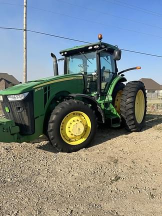 Image of John Deere 8285R equipment image 1