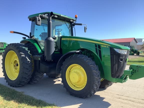 Image of John Deere 8285R equipment image 4