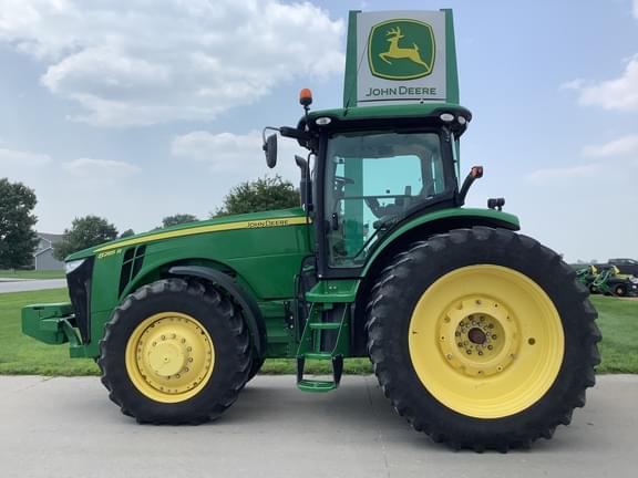 Image of John Deere 8285R equipment image 1