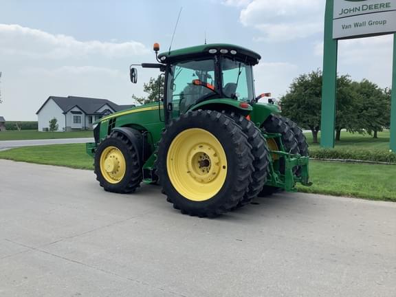 Image of John Deere 8285R equipment image 3