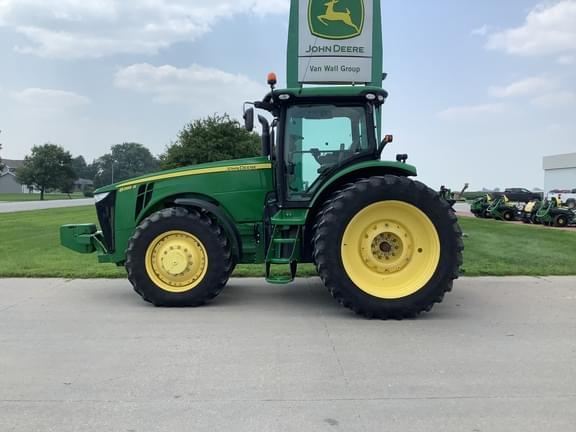 Image of John Deere 8285R equipment image 2