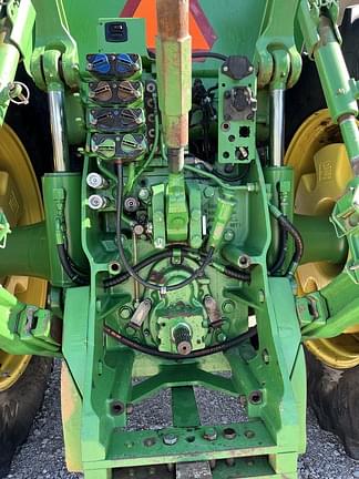 Image of John Deere 8285R equipment image 4