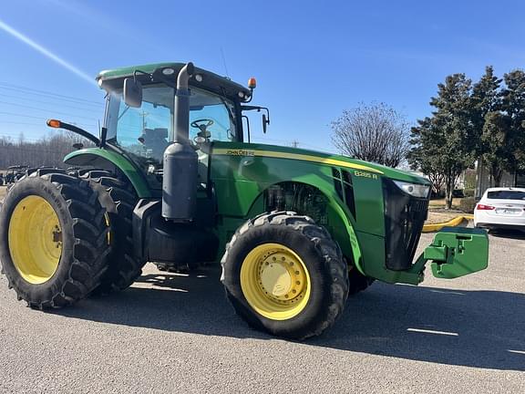 Image of John Deere 8285R equipment image 3