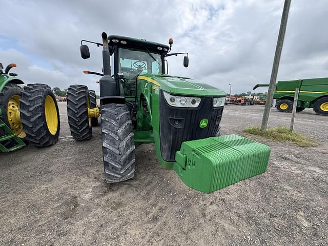 Image of John Deere 8285R equipment image 2