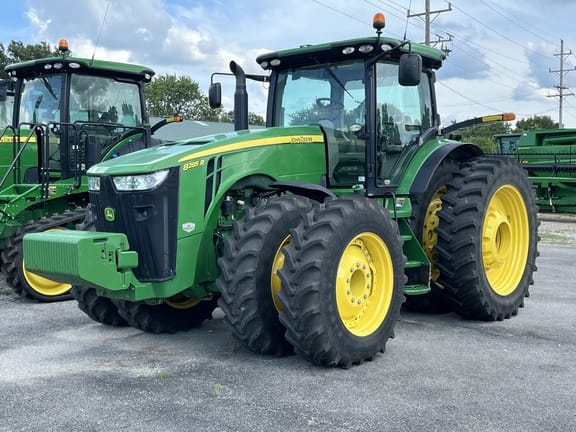 Main image John Deere 8285R