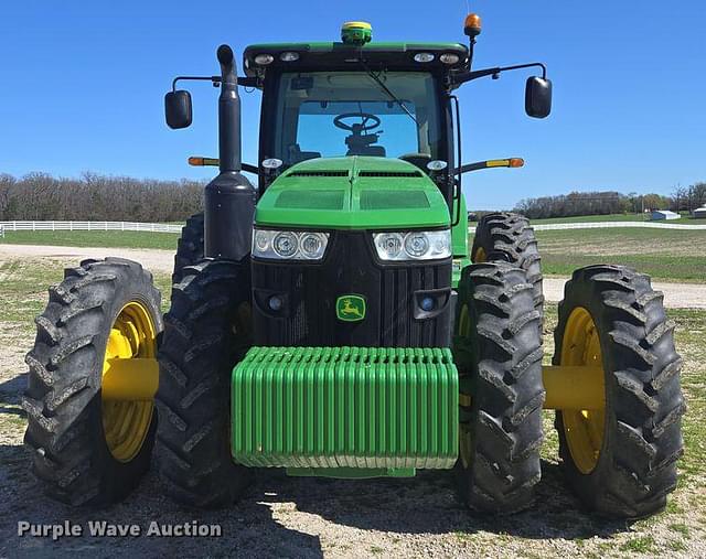 Image of John Deere 8285R equipment image 1