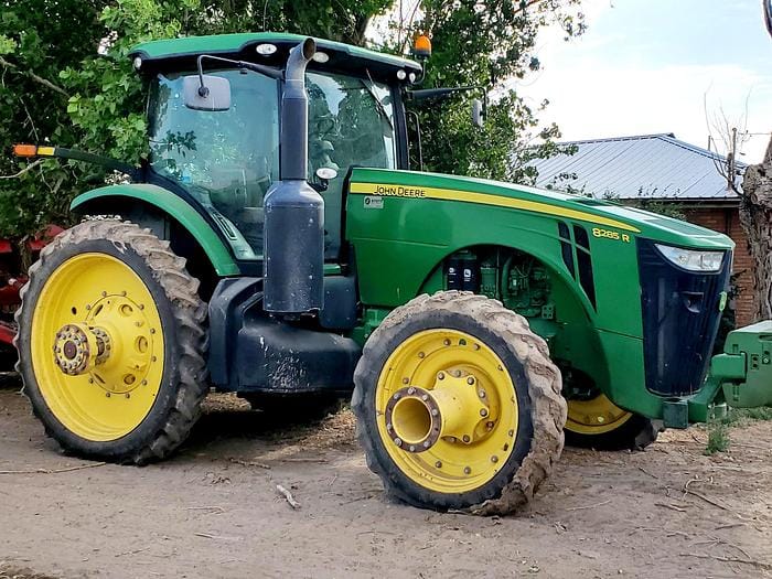 2012 John Deere 8285R Equipment Image0